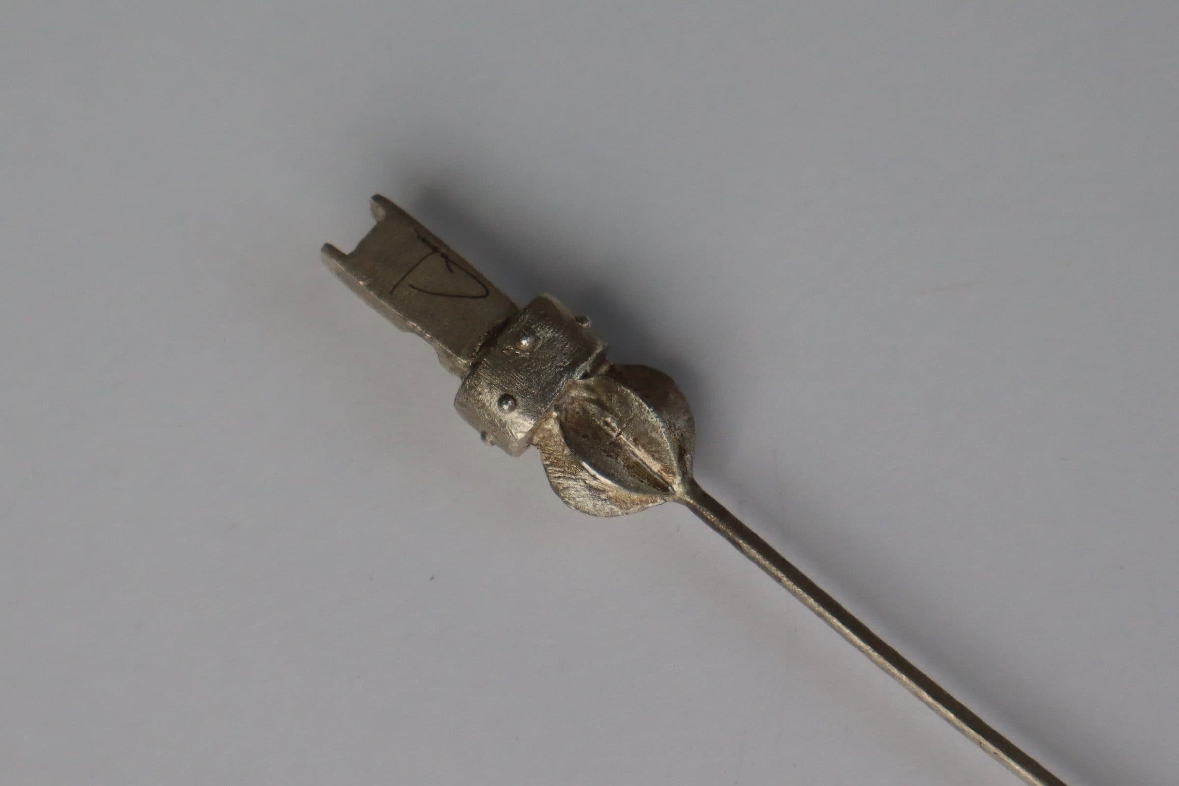 silver hair stick 1